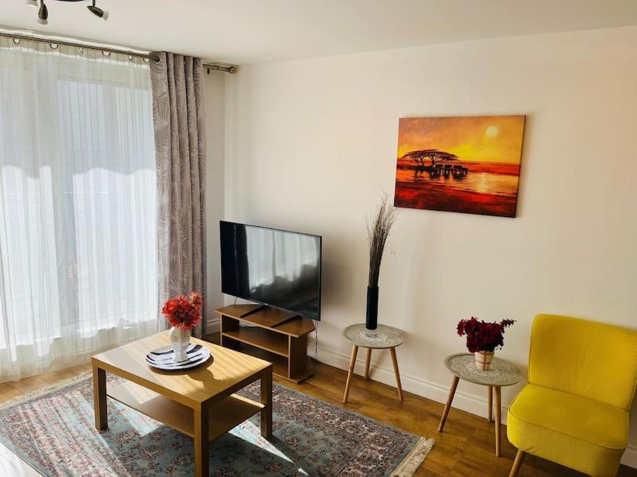 Bright And Calm Apartment - Watford Watford  Extérieur photo