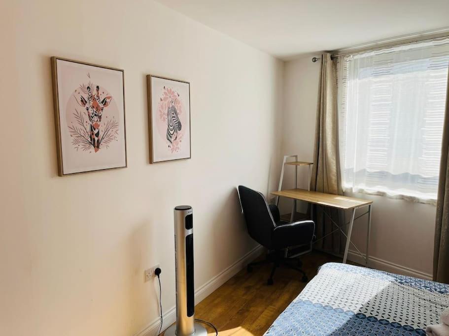 Bright And Calm Apartment - Watford Watford  Extérieur photo