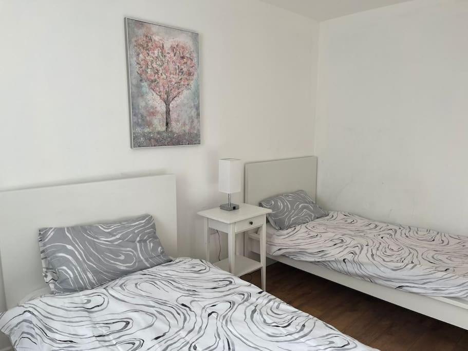 Bright And Calm Apartment - Watford Watford  Extérieur photo
